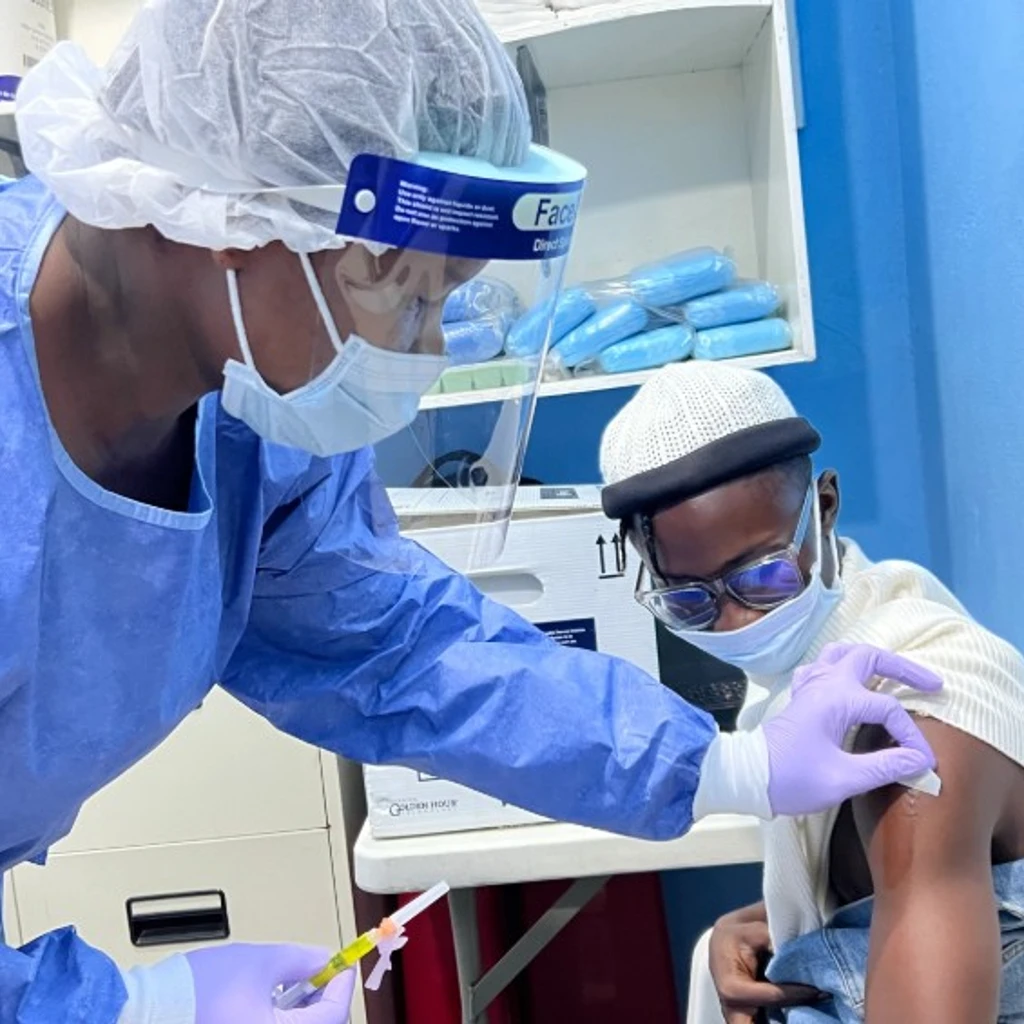 First participant vaccinated in a Phase 1 clinical study of the IAVI Lassa fever vaccine in the PREVAIL clinic, Redemption Hospital, Liberia. Credit: PREVAIL