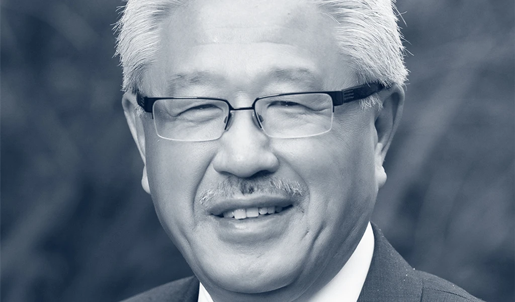 headshot of Victor Dzau