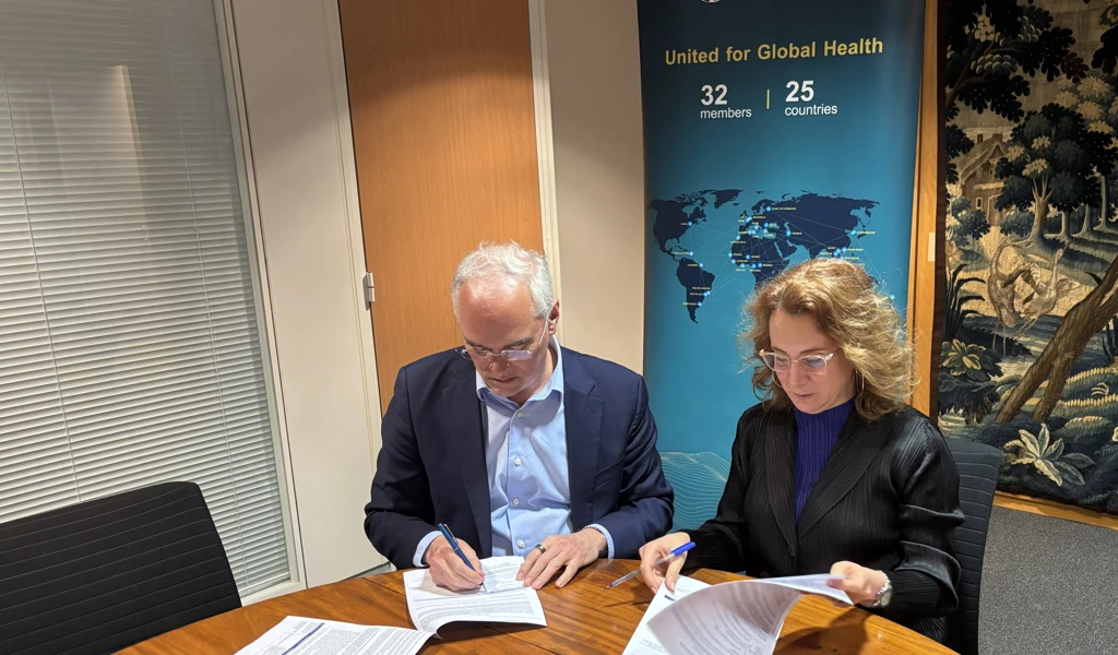 Pasteur Network and CEPI signing the MoU