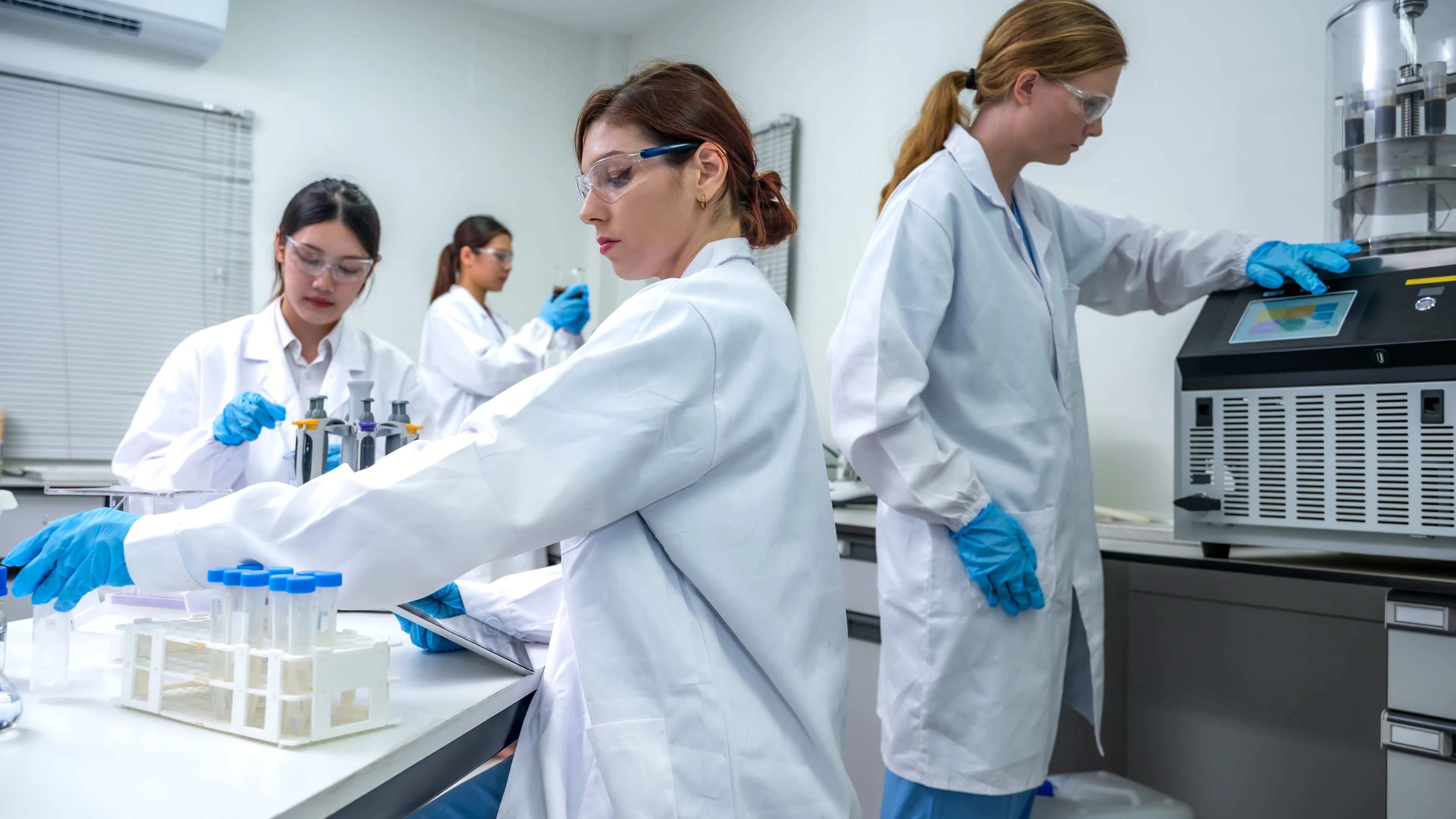 New models of health-defence collaboration: a shared plan to achieve the 100 Days Mission